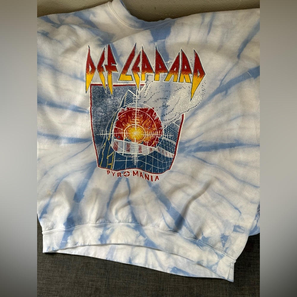 Urban Outfitters Def Leppard oversized sweatshirt